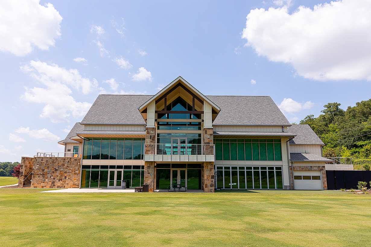 University of Tennessee with NanaWall single track sliding glass walls