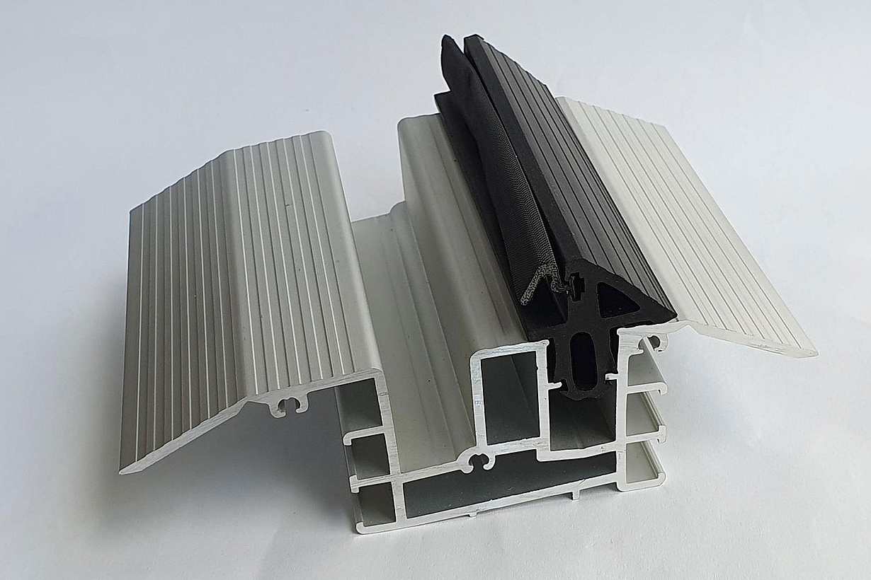 SL45 - Low Profile Saddle Sill with Universill® - Outswing