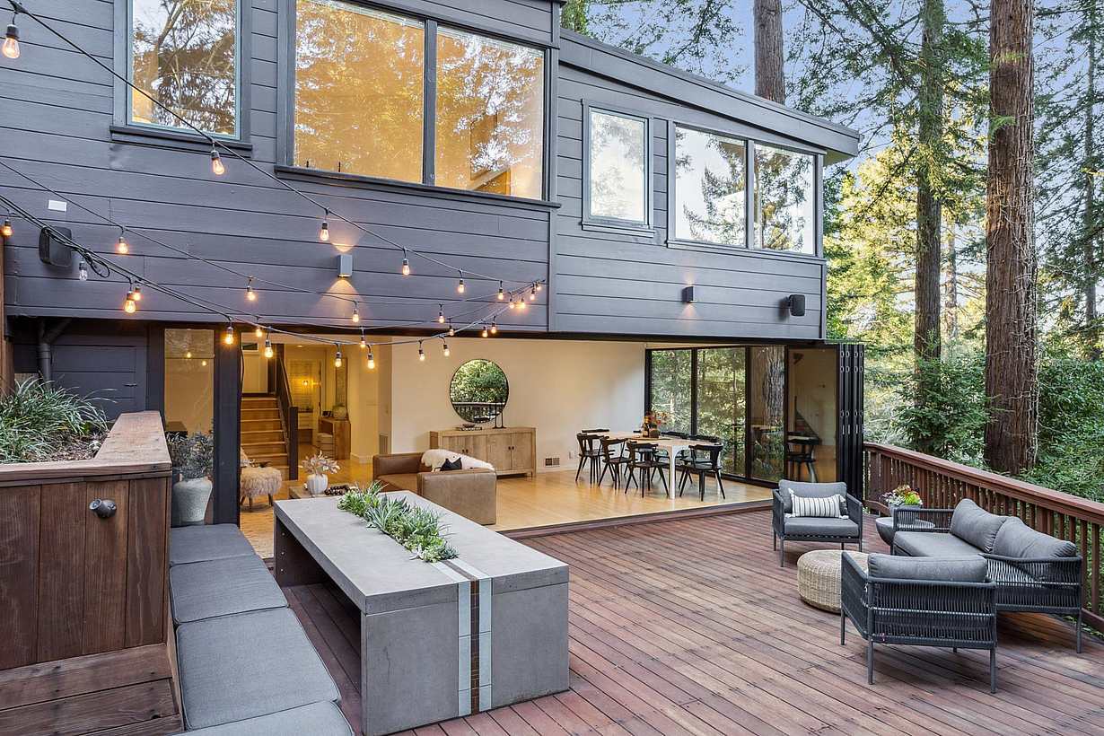 Aluminum folding patio doors