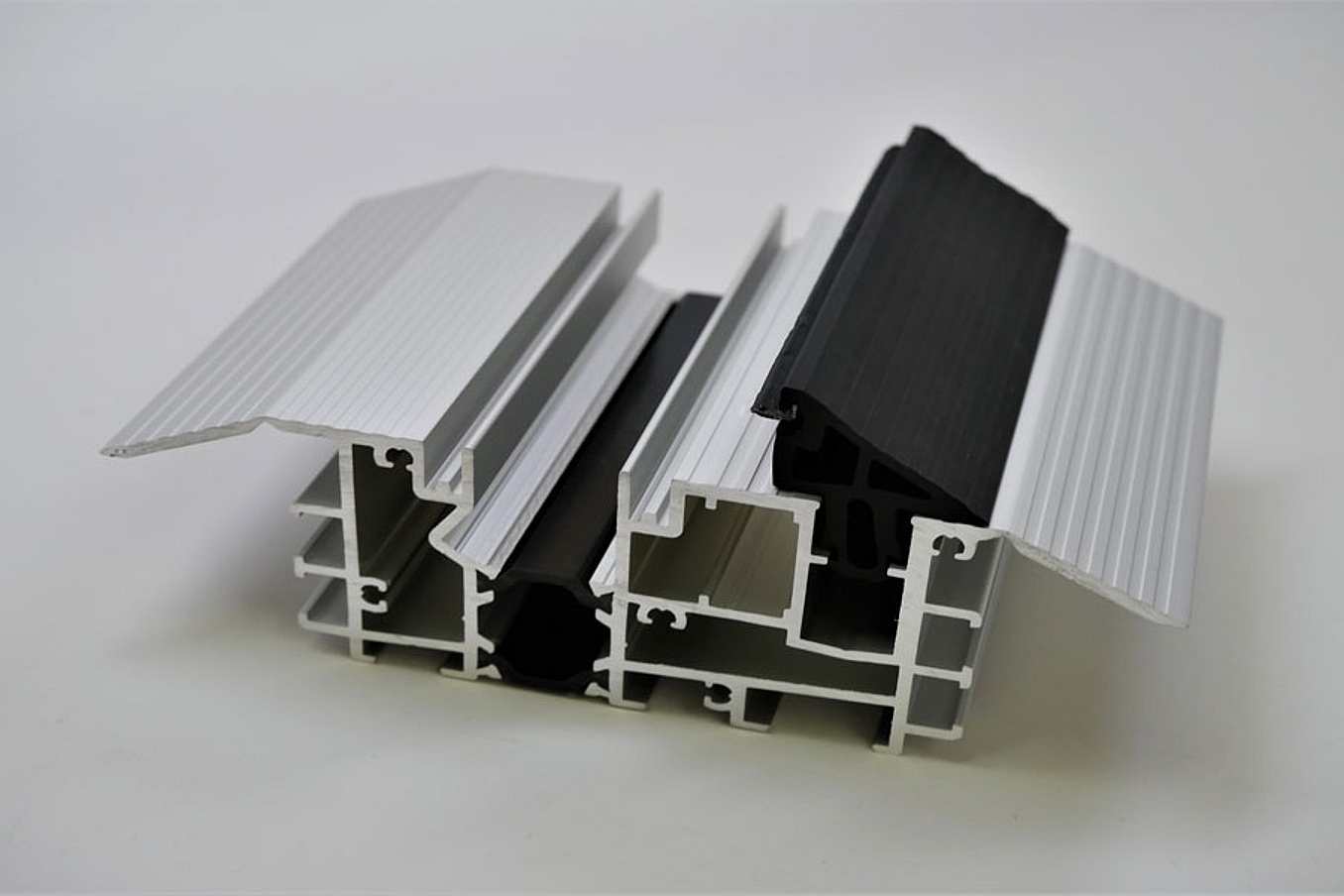 Low Profile Saddle Sill with UniverSILL®-Outswing