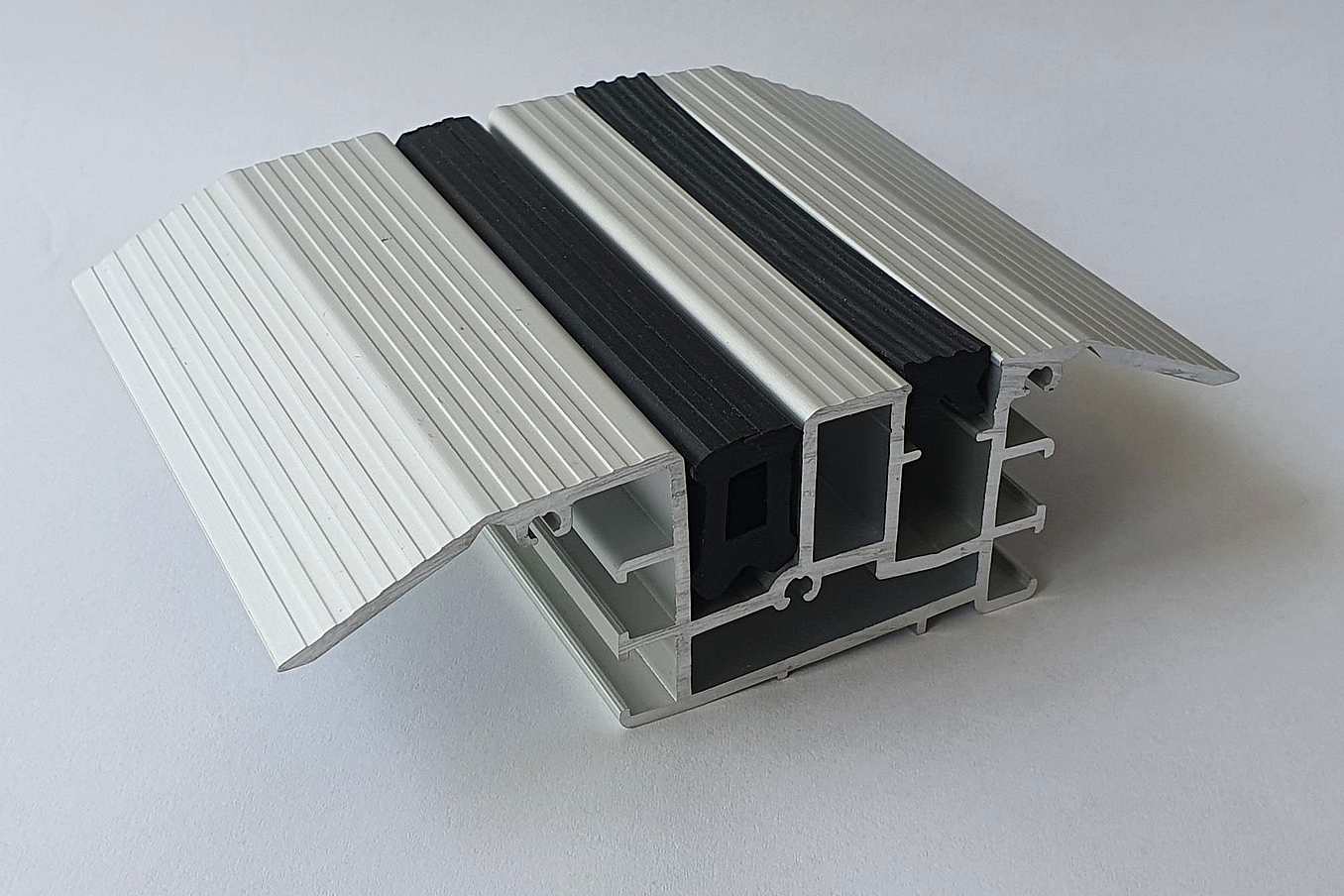NanaWall Low Profile Saddle Sill At Swing Panel