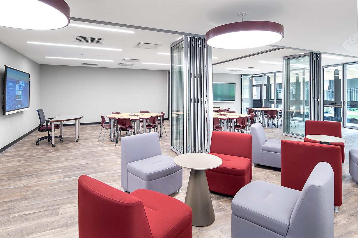 acoustic glass walls in school design