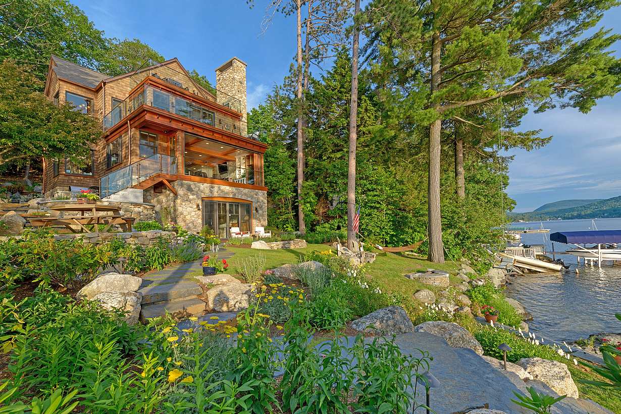 lake house with NanaWall accordion doors