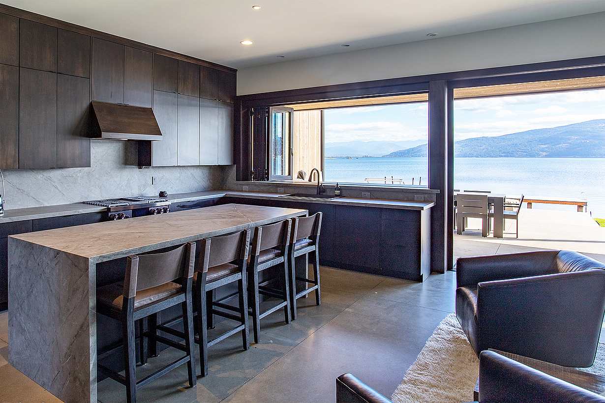lakehouse residential glass walls