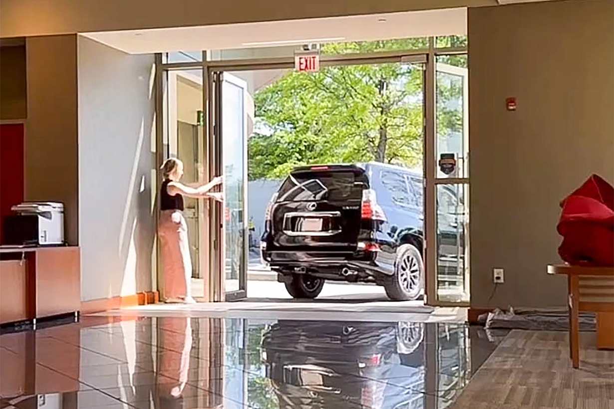 Car rotation with commercial opening glass door