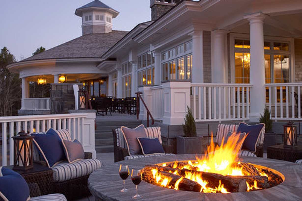 NanaWall HSW60 stacking glass door in BoothBay Harbor Country Club