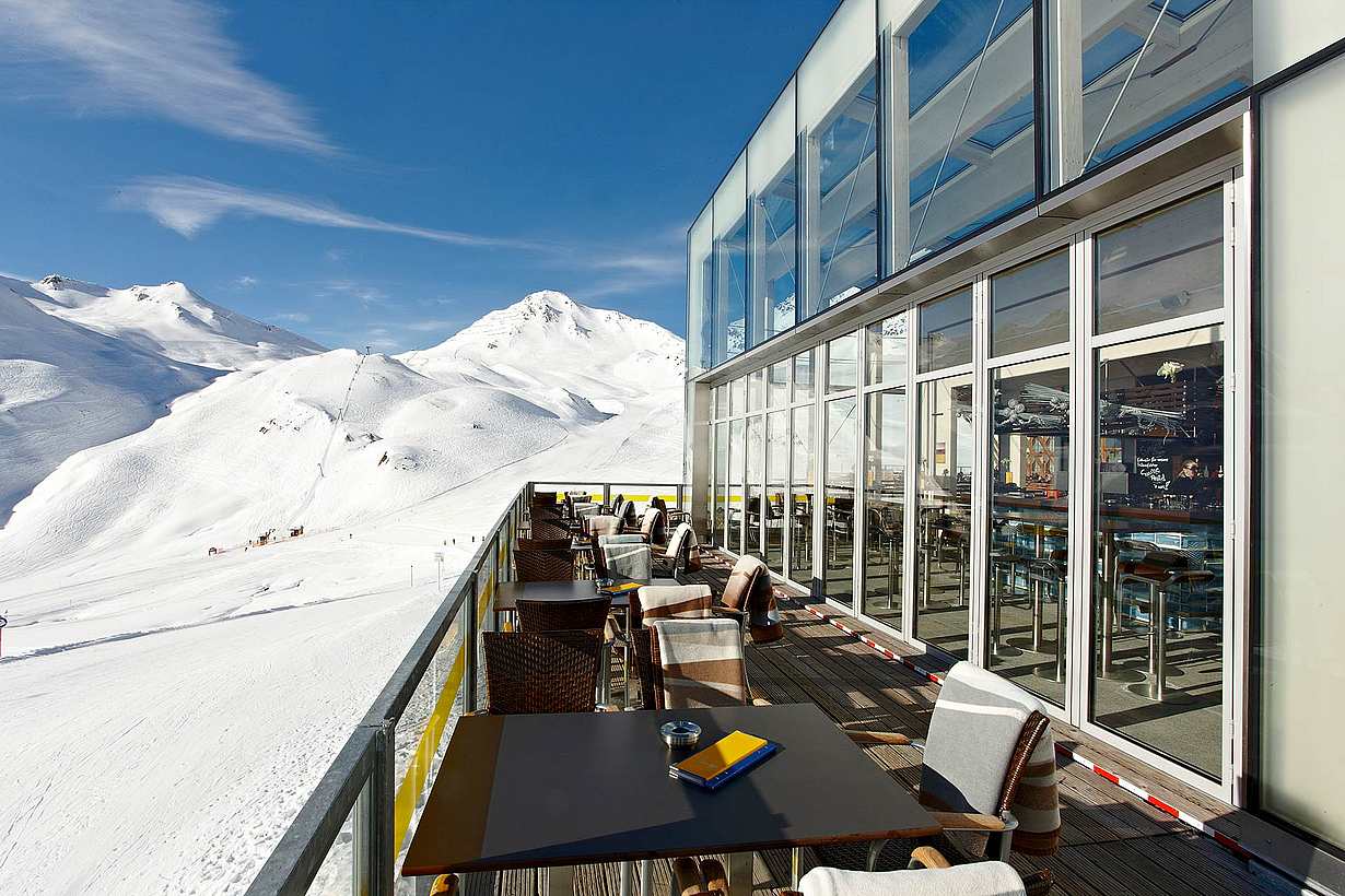 SL70 commercial extreme weather folding glass walls at Serfaus Panoramic Bar in Autralia