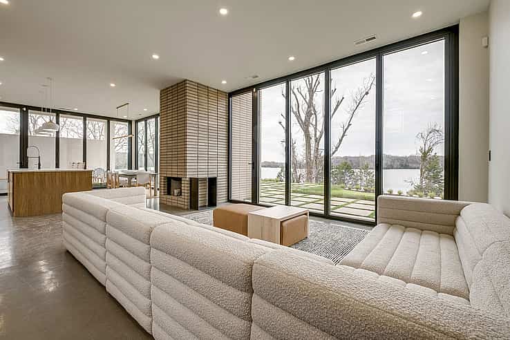 Residential waterfront glass walls