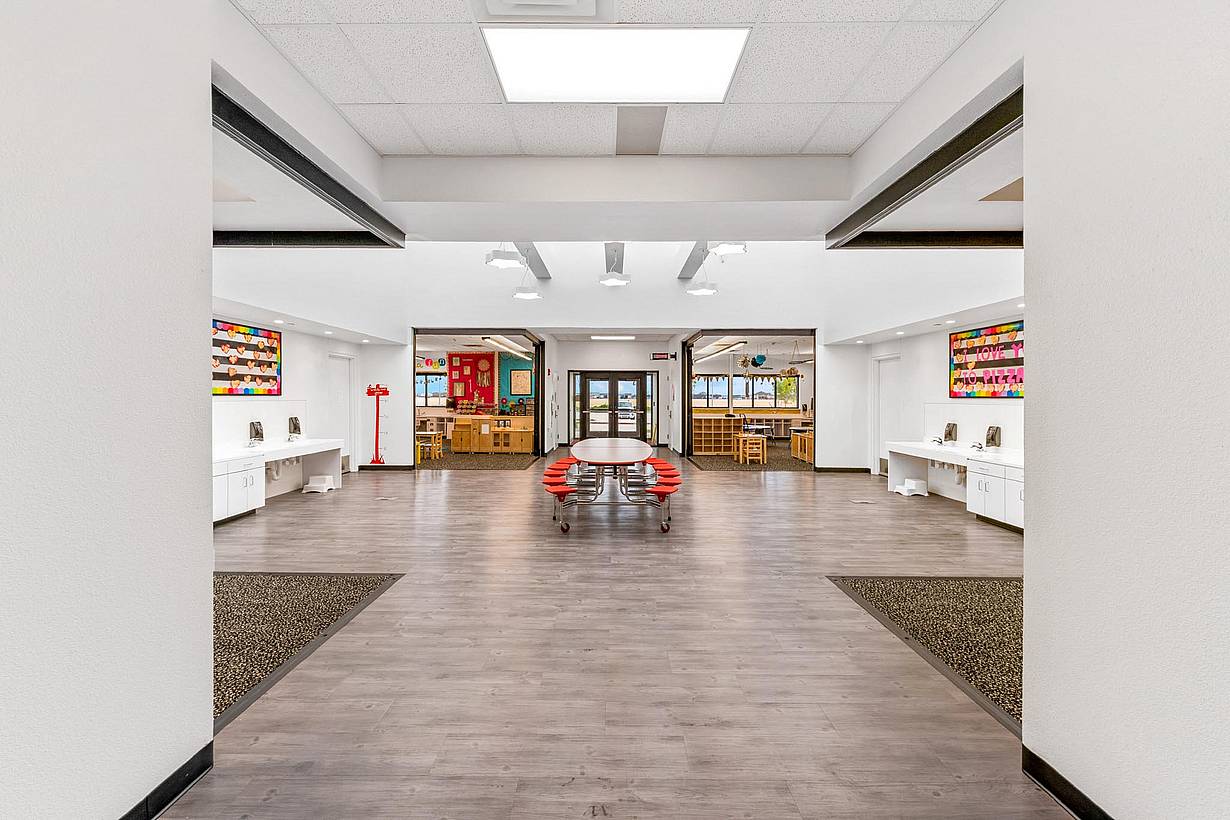 learning hub design with NanaWall sliding glass walls