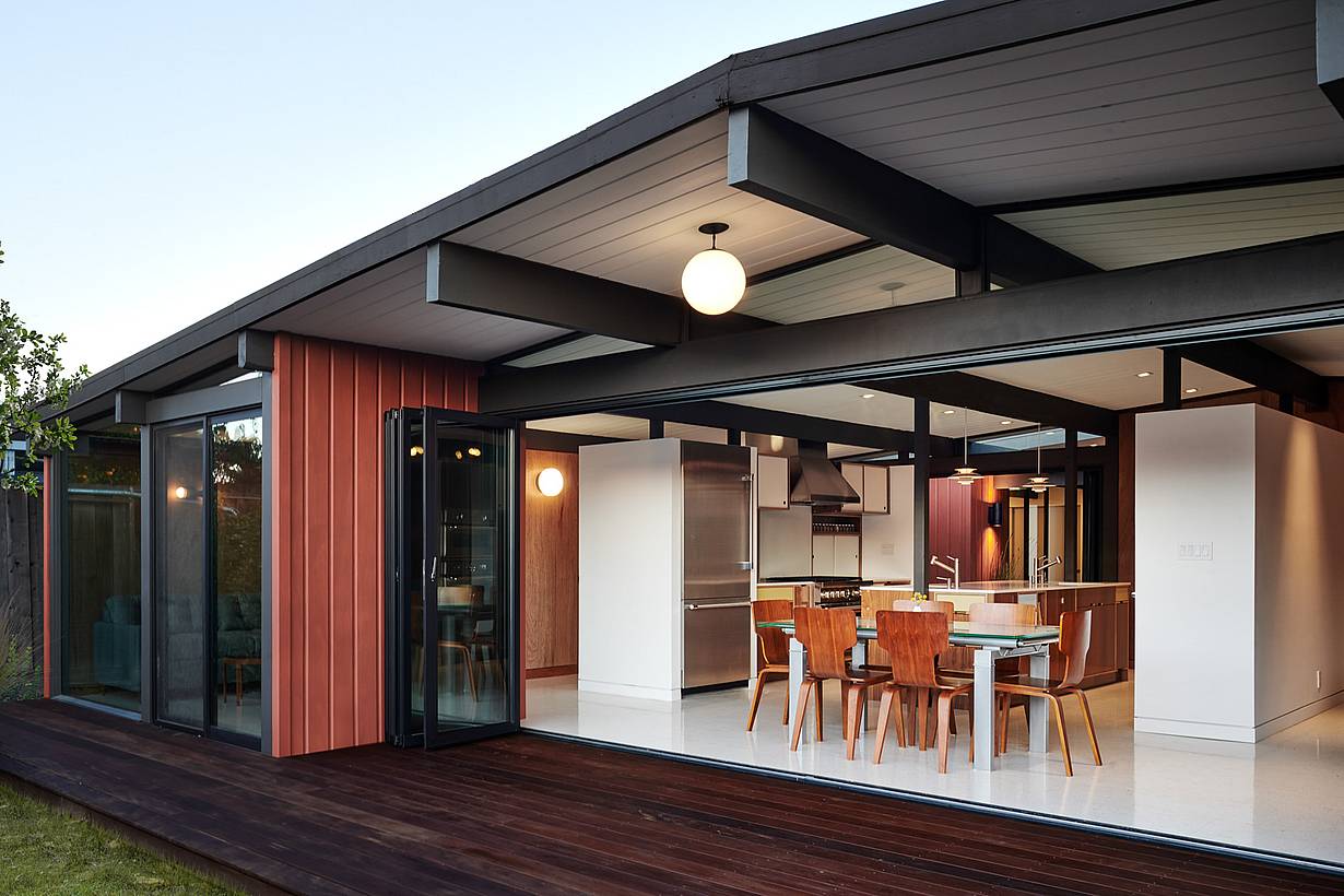 Eichler home with moveable glass walls