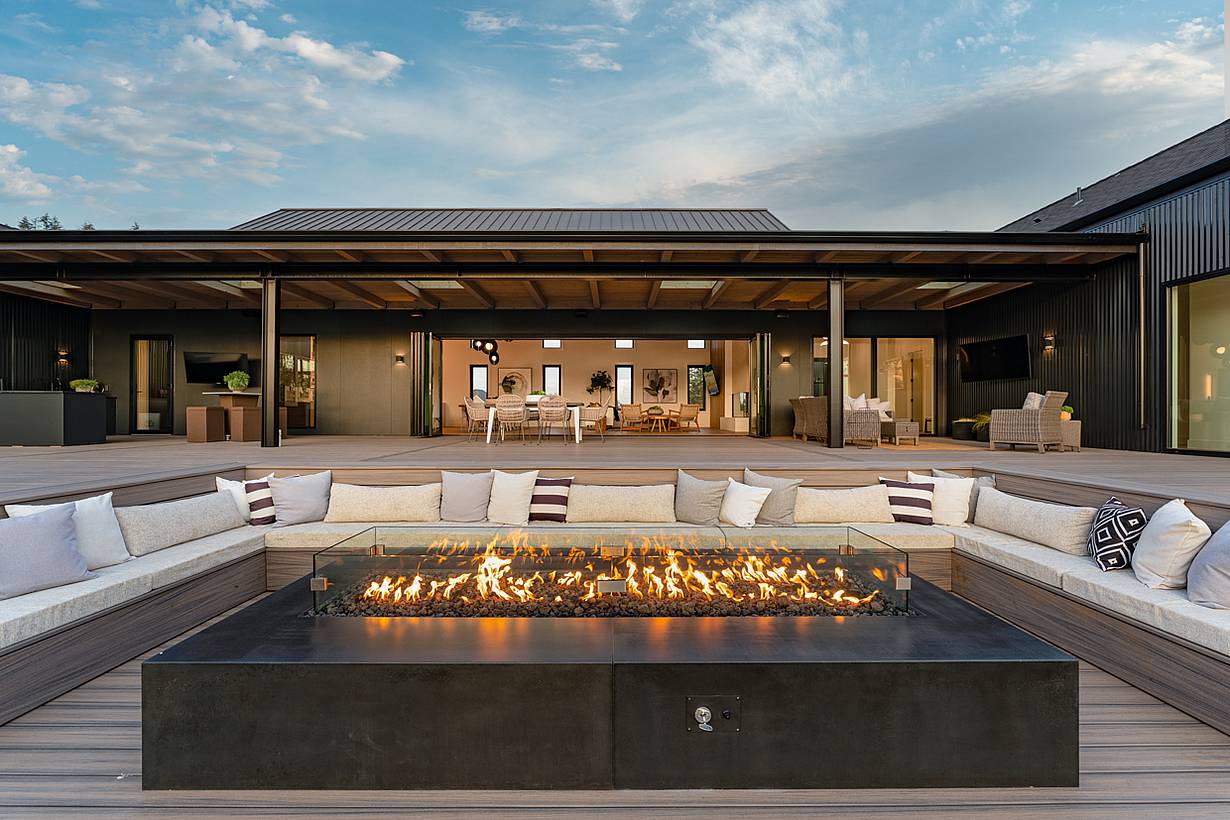retractable glass walls