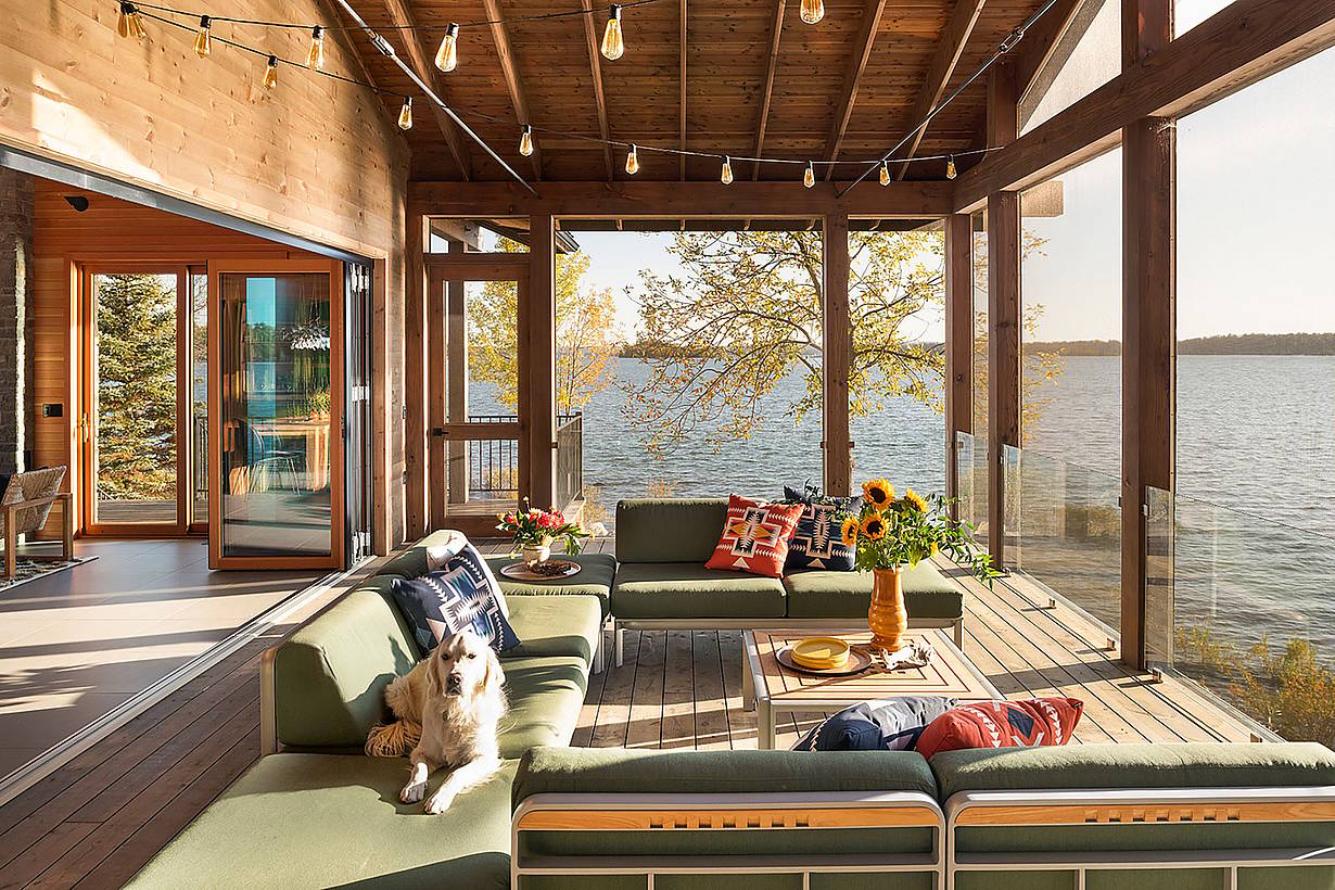 folding glass walls for outdoor living spaces