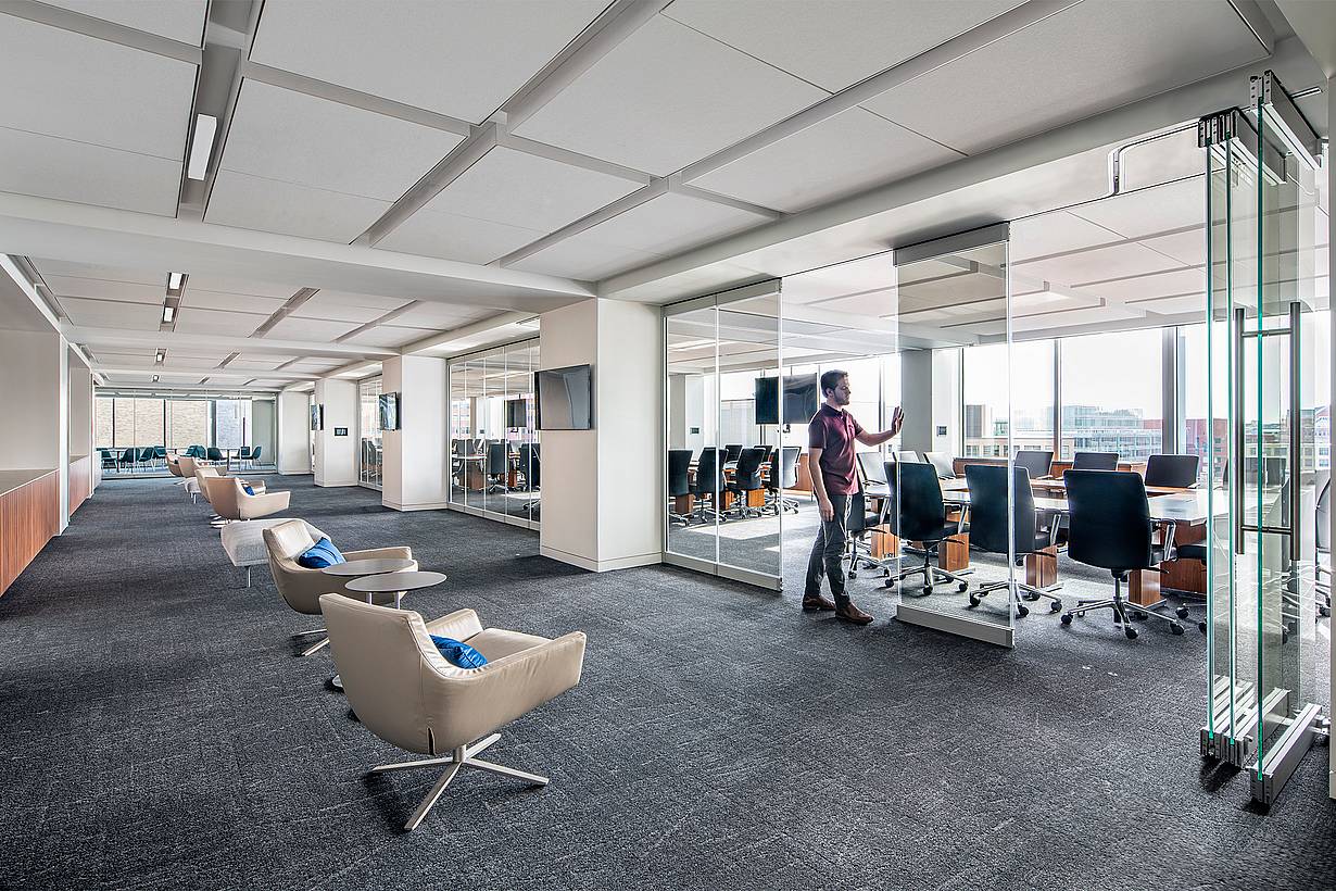 PrivaSEE acoustic frameless glass partition