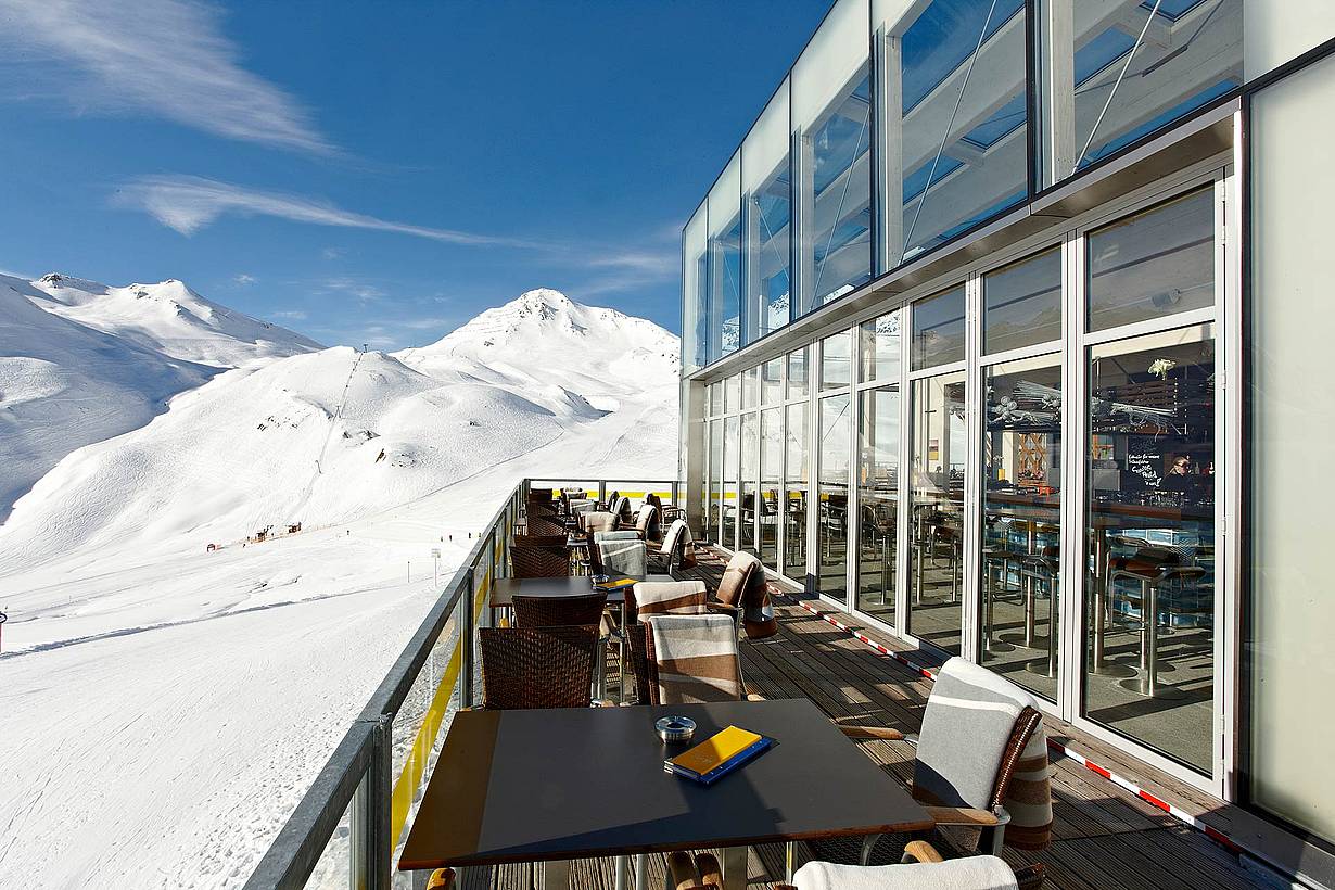 SL70 commercial extreme weather folding glass walls at Serfaus Panoramic Bar in Autralia