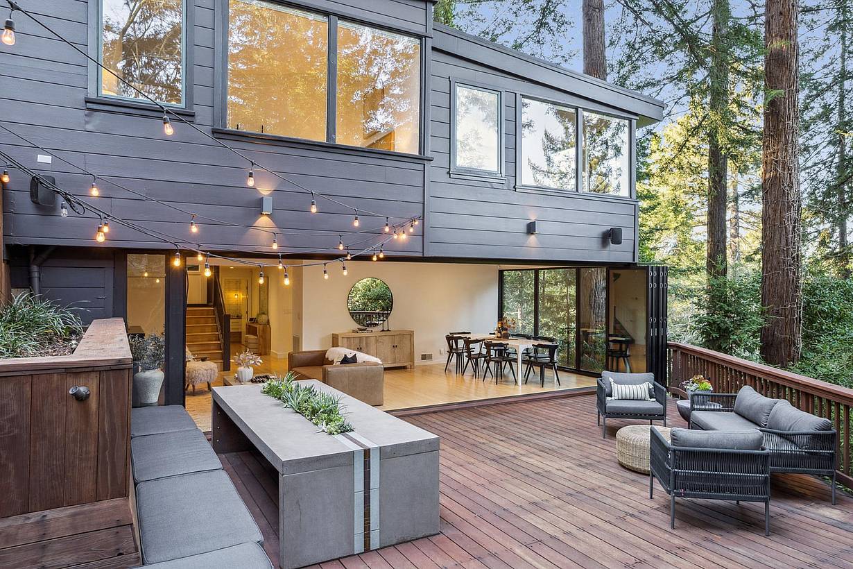 Aluminum folding patio doors