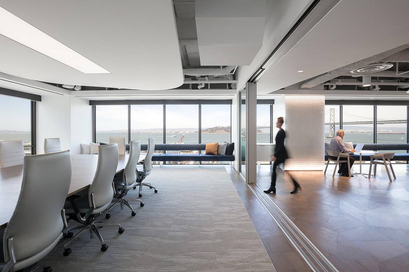 cero minimal sliding glass walls in the Visa One Market office in San Francisco