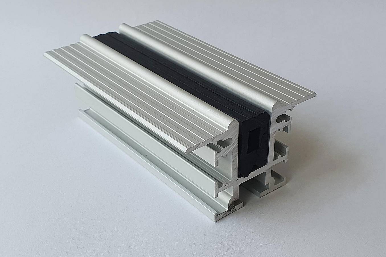 NanaWall Flush Sill  At Swing Panel