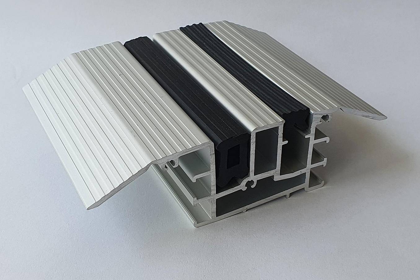 NanaWall Low Profile Saddle Sill At Swing Panel