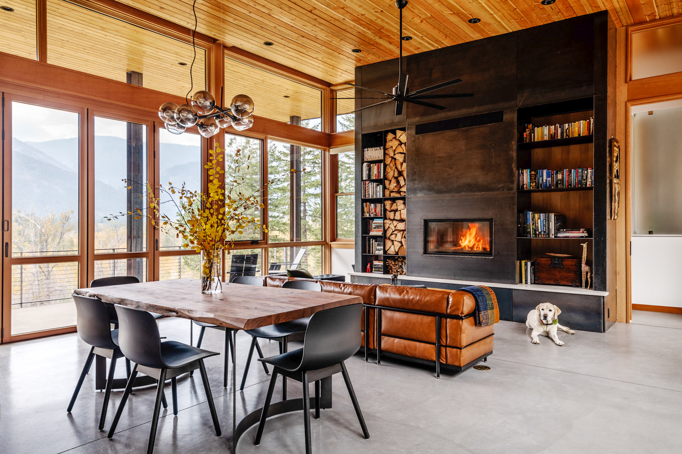 Blissful Mountain Home Is Aglow with Clad Folding Glass Walls
