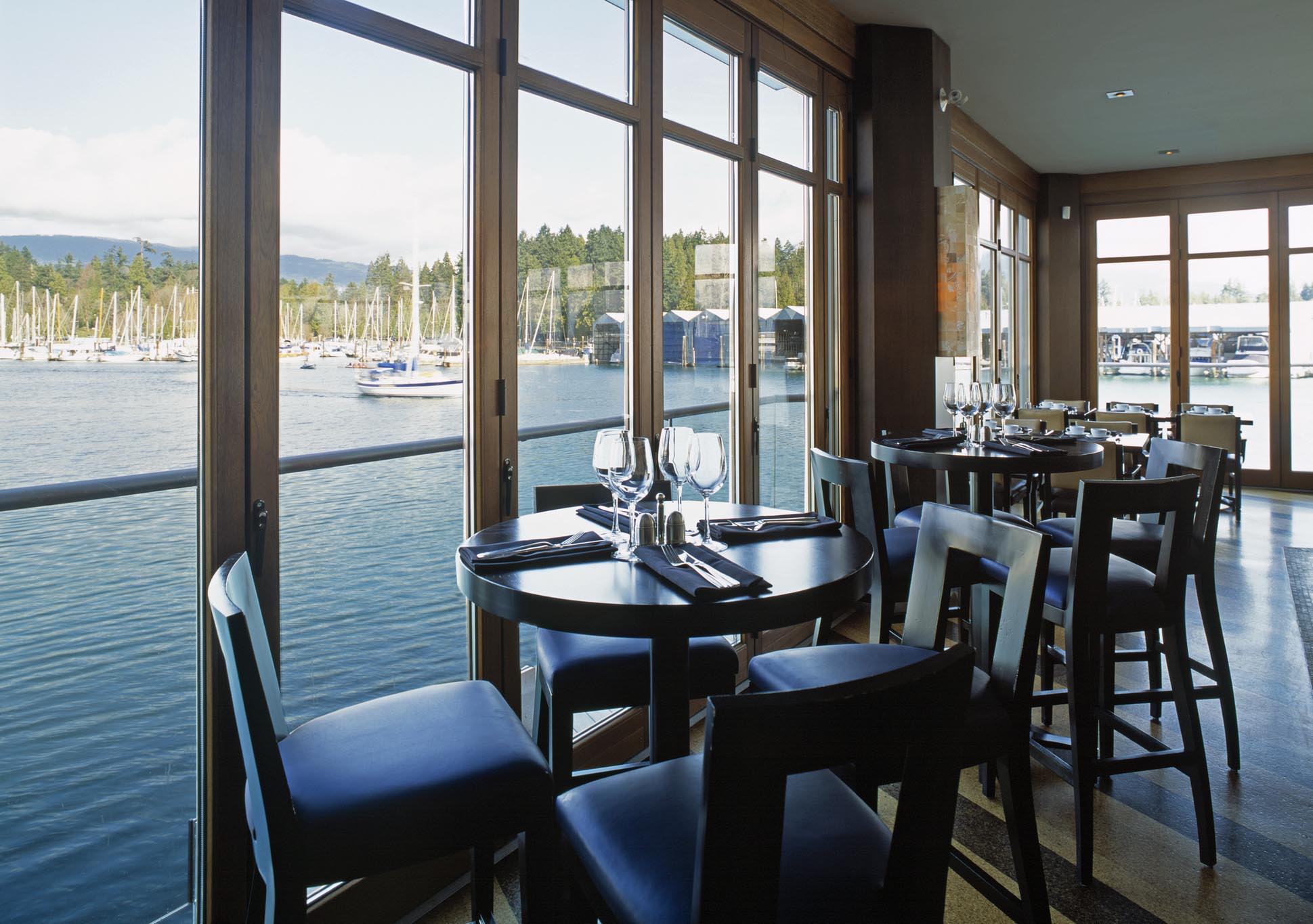 LIFT Bar Grill View NanaWall